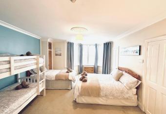 Tide Times Apartment allows 18 year olds to book a room