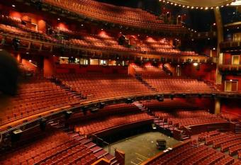 Stylish 1BD Retreat in Hollywood Pool & Free Parking has rooms with a private hot tub