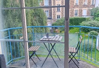 Studio Kleber has Balcony rooms