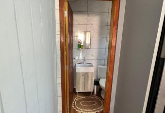 600 metros da praia! Melhor custo benef  cio! has Balcony rooms