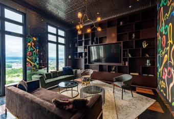 Modern SECRT Apartment in San Jose has Balcony rooms