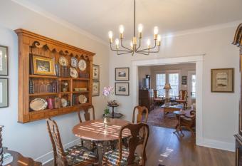 Classic Central Gardens Location has Balcony rooms