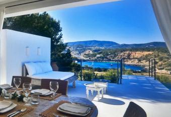 Villa Jondal has Balcony rooms