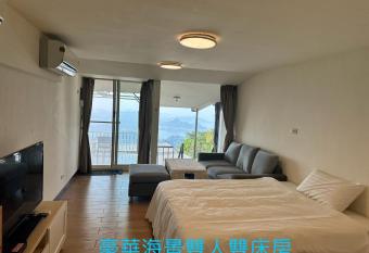                          2-4                             has Balcony rooms