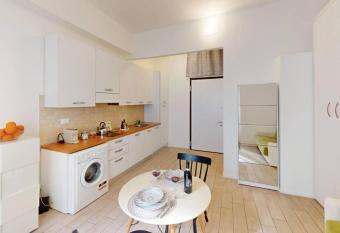 Rifugio Serraglio Station 1 min - WiFi Free has Balcony rooms