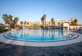 Jeju Marevo Resort has Balcony rooms