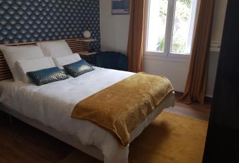 Maison cosy citadine has Balcony rooms