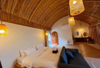 Ai-oon b2 by Triple a coffee has Balcony rooms