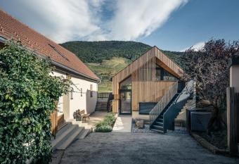 Riedenblick Apartments has Balcony rooms