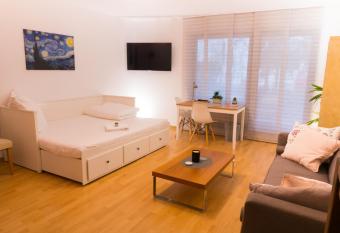 Gem  tliches 1- Zimmer Apartment in der N  he des Wiesbadener Hauptbahnhofs has Balcony rooms