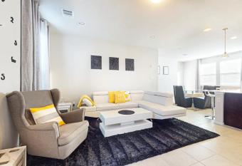 Modern & Stylish Retreat Near Downtown- New Home has rooms with a private hot tub