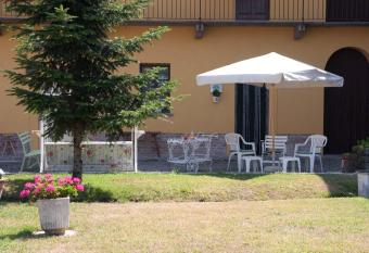 B&B Il Giarolo has Balcony rooms