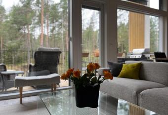 Upea paritalohuoneisto l  hell   merenrantaa has Balcony rooms