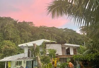 Les poissons du lagon has Balcony rooms