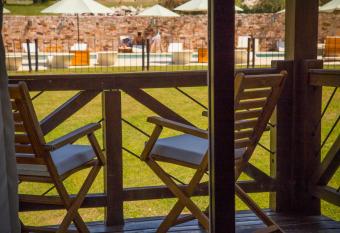 Ayres del Champaqui has rooms with a private hot tub