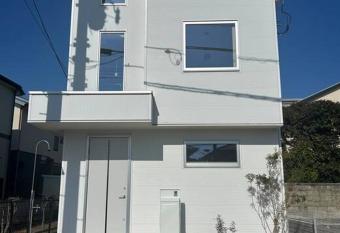       2                                                4                                 has rooms with a private hot tub