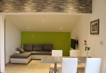 Beautiful green studio apartment allows 18 year olds to book a room