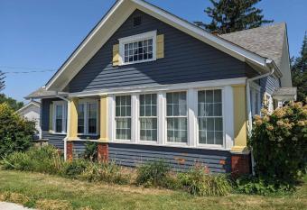 Home in Downtown St Clairsville has Balcony rooms