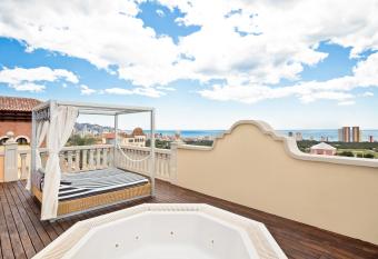 The Level at Meli   Villaitana has rooms with a private hot tub