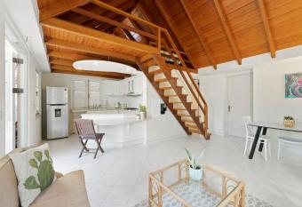 Landhuis Vredenberg has Balcony rooms