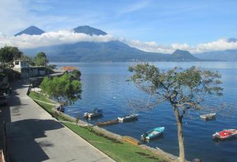 Hotel Nuestro Sue  o has Balcony rooms