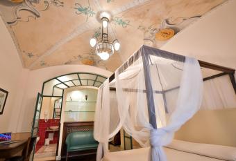 Kri   Suite has Balcony rooms