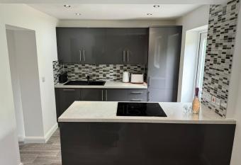 2 Bed Apartment Scarisbrick Street Ormskirk - Rooms by Vici allows 18 year olds to book a room