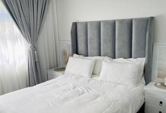 Apollo luxury 2 bedroom has Balcony rooms