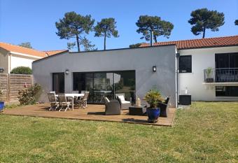 Maison tout confort acc  s direct for  t has Balcony rooms