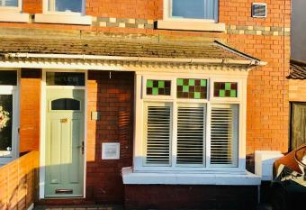 Rose Villa allows 18 year olds to book a room