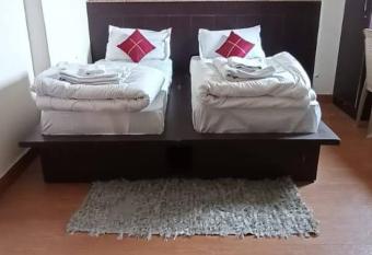 Bhambri Golf House-Girls hostel has Smoking/Balcony rooms