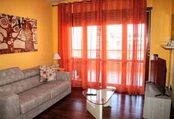 Alloggio di CLA has rooms with a private hot tub