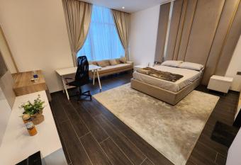 Harbour Haven Stylish Studio in Financial Hub has rooms with a private hot tub