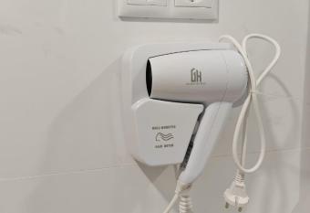 Hotel Golden Alcorcon has rooms with a private hot tub