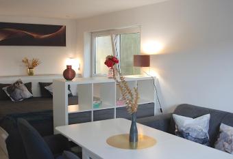 Willkommen in Dagersheim bei B  blingen! Gem  tlich wohnen & arbeiten in angenehmen Umfeld! has Balcony rooms
