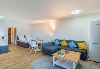 Am Hochwald mit Burgblick has Balcony rooms