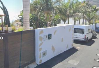 Las palmeras B has Balcony rooms