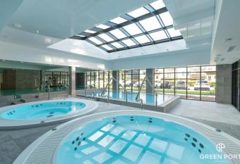 Apartament 503 See&Spa Ko  obrzeg Podczele Sun has rooms with a private hot tub