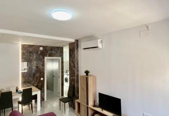 Paradise Costa en Los alc  zares allows 18 year olds to book a room