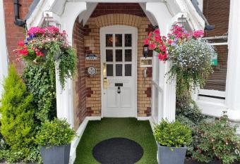 The Abbey House Hotel allows 18 year olds to book a room