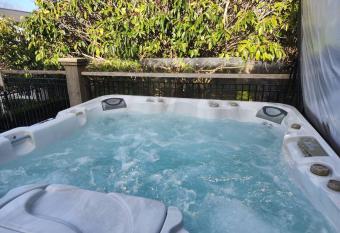 Home with Private Hot Tub, Pool & Tennis Court has rooms with a private hot tub