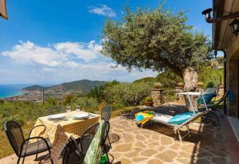 SAN LEO, Castellabate - Ginestra has Balcony rooms