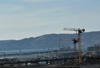 Magnifique T2 vue mer et jacuzzi has rooms with a private hot tub