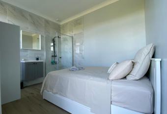 Roomy allows 18 year olds to book a room