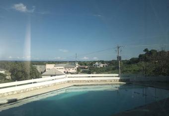 Oceanview Apartment, Discovery Bay, Jamaica allows 18 year olds to book a room