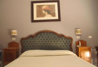 Roma Casetta - Tourist Room has Balcony rooms