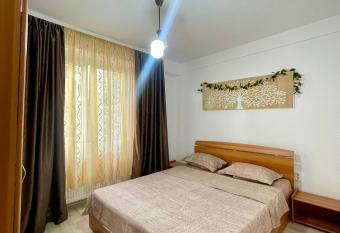 Rez Pia  a Victoriei allows 18 year olds to book a room