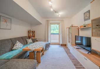 Apartment Gastl has Balcony rooms