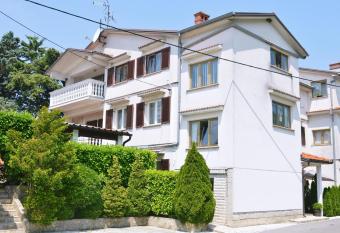 Apartments and Rooms Lago Rupa has Balcony rooms