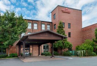 Hawthorn Extended Stay by Wyndham Rome has Balcony rooms